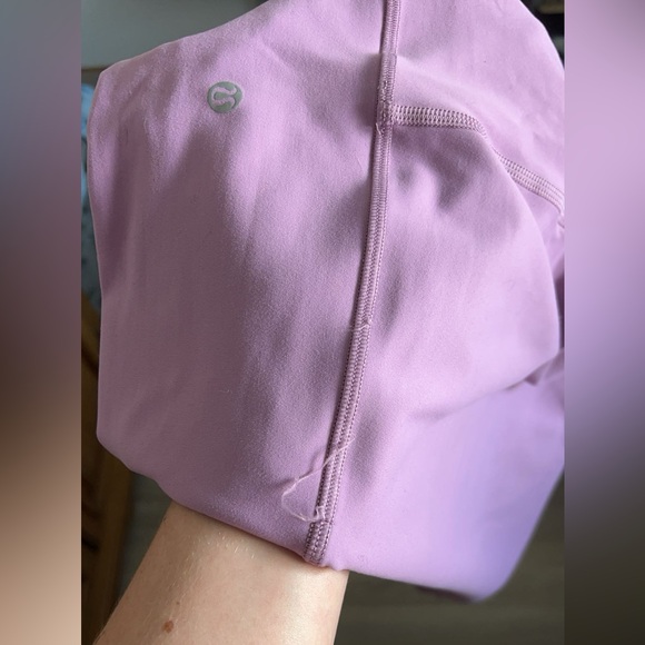 Size 6 lululemon wunder unders - Picture 3 of 3